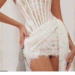 HEIRESS WHITE LACE CORSET DRAPED MINI DRESS